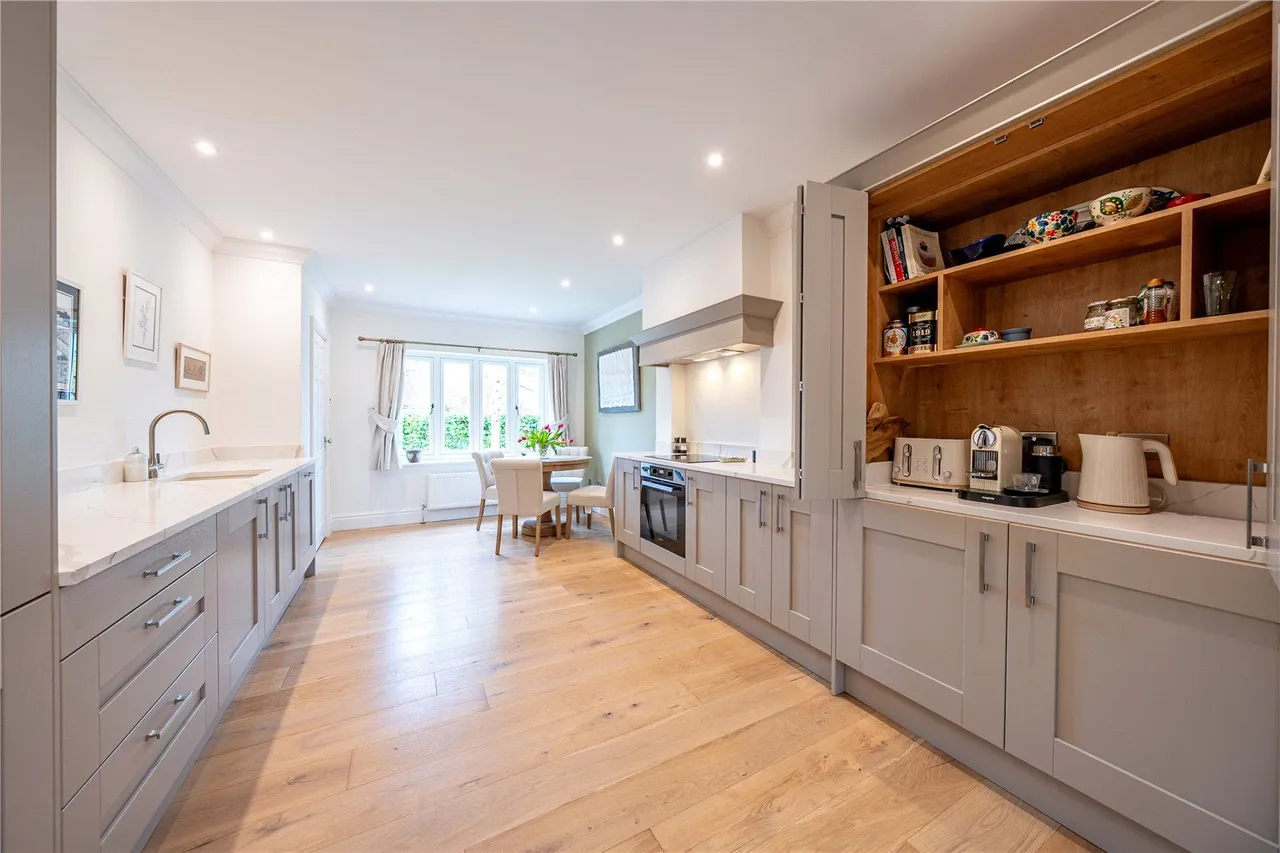 Roecliffe Court, Hessay, YO26, photo 6