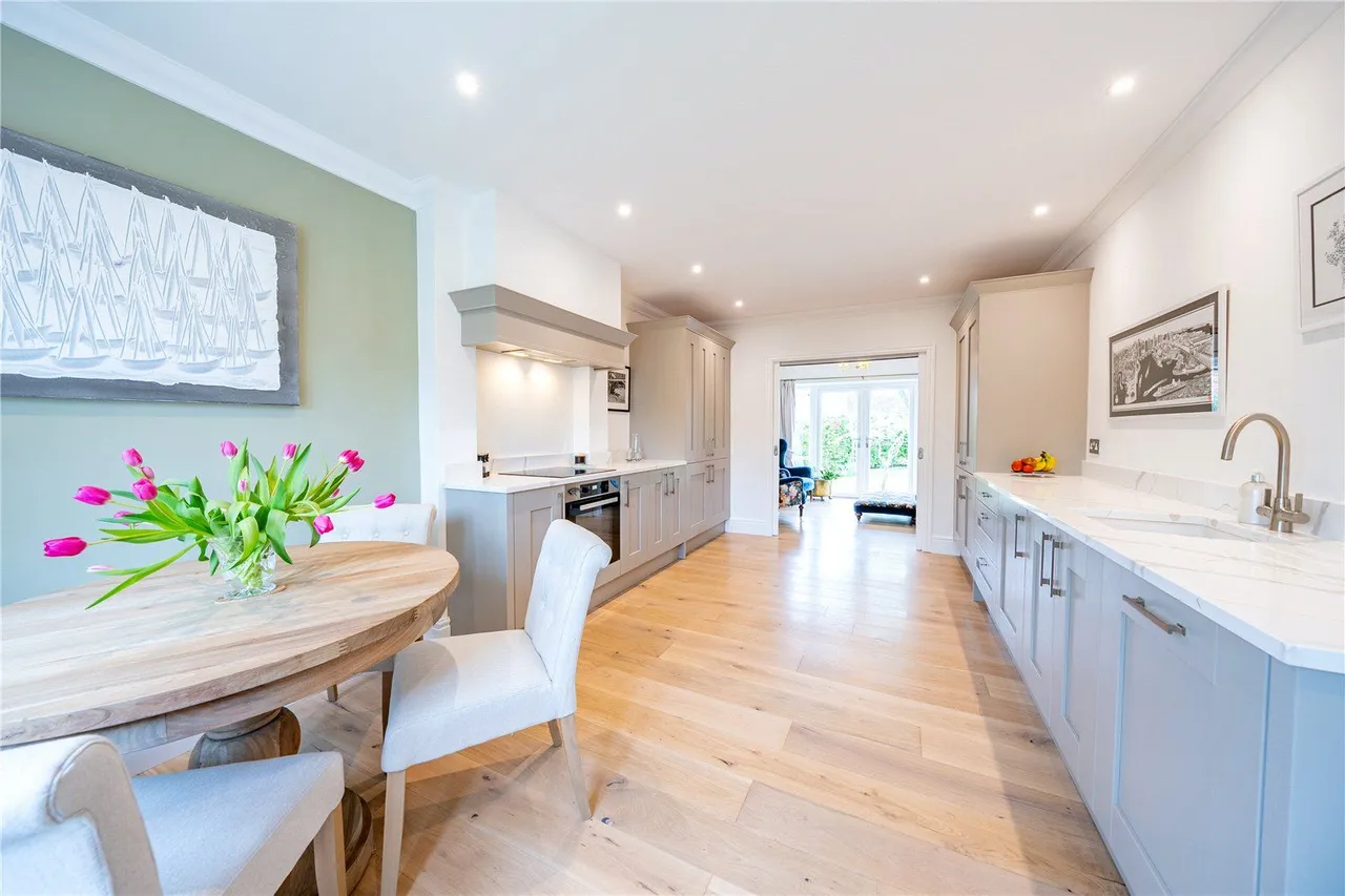 Roecliffe Court, Hessay, YO26, photo 2
