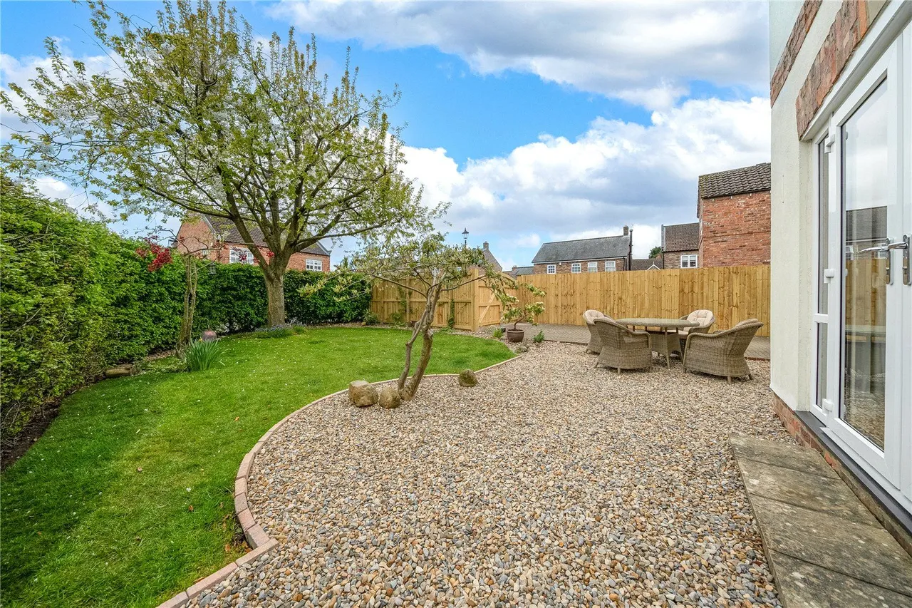 Roecliffe Court, Hessay, YO26, photo 5