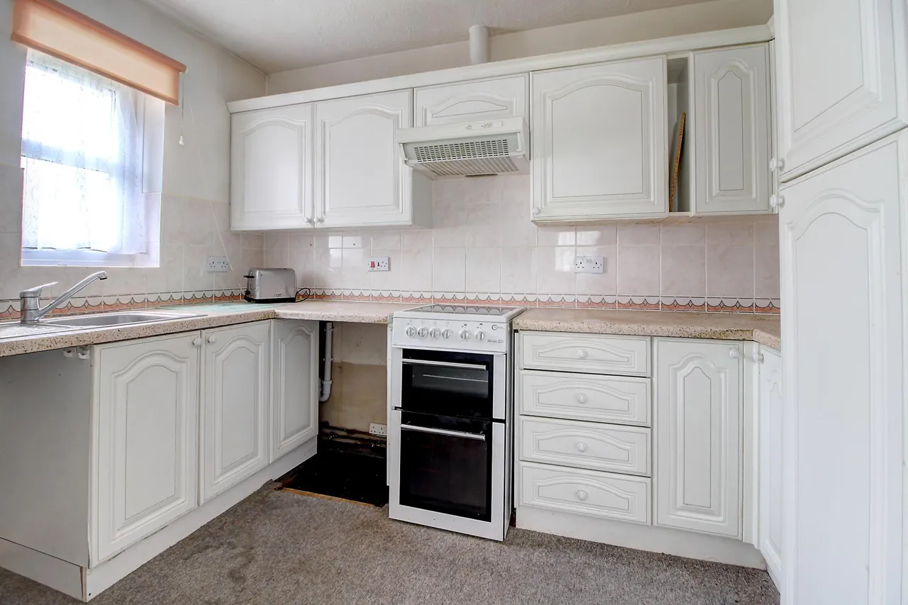 Farm View Drive, Basingstoke, RG24, photo 3