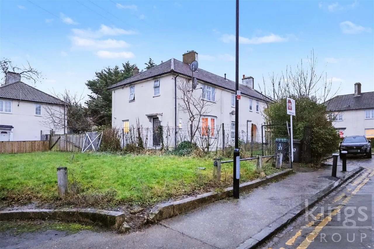 2 bed house for sale, Flexmere Road, Tottenham