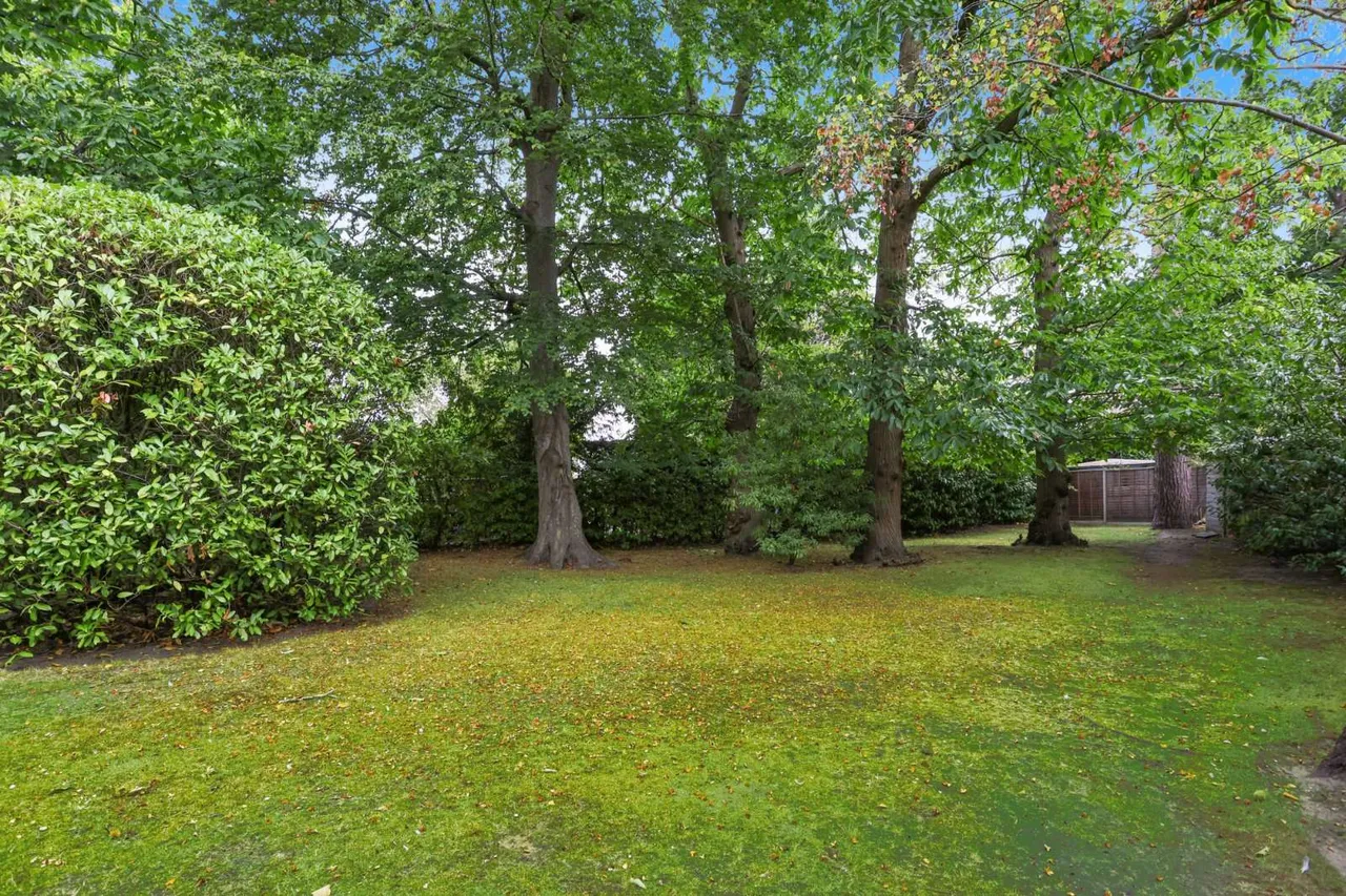 Heath Ridge Green, Cobham, KT11, photo 16