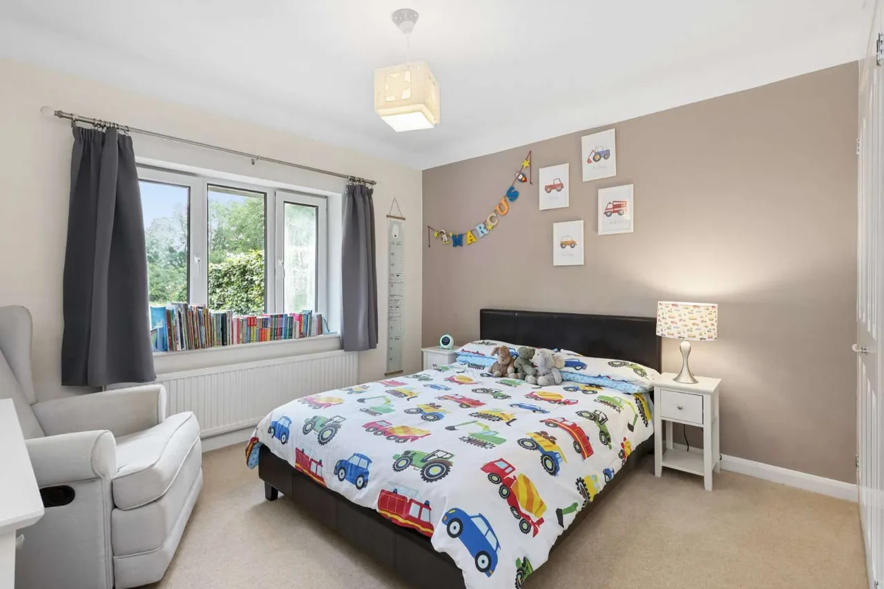 Heath Ridge Green, Cobham, KT11, photo 14