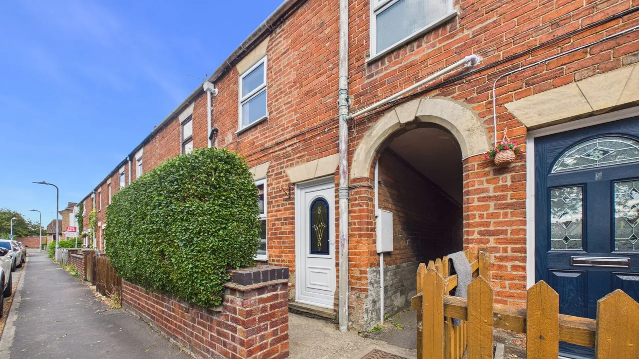 2 bed house for sale — Hereward Street, Bourne, PE10