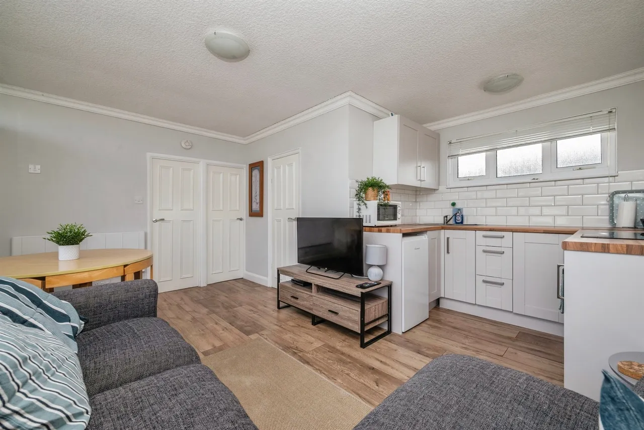 Broadside Chalet Park, Stalham, Norwich, photo 4