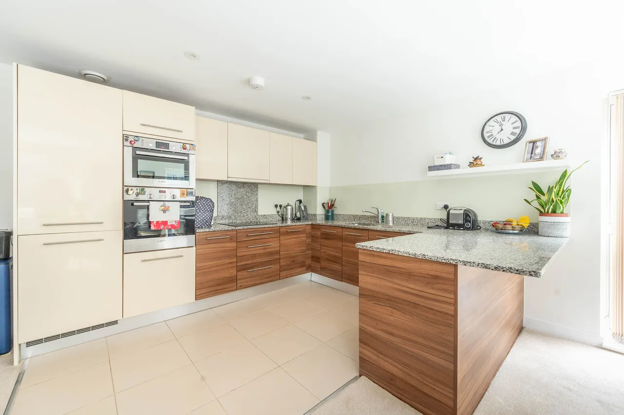 11 Monarch Court, Howard Road, Stanmore, photo 9