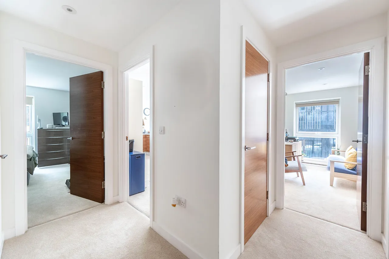11 Monarch Court, Howard Road, Stanmore, photo 4