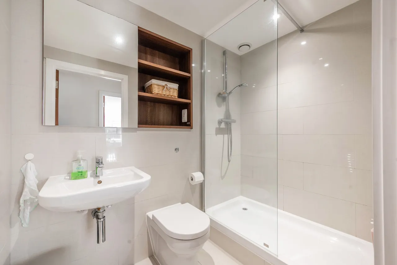 11 Monarch Court, Howard Road, Stanmore, photo 5
