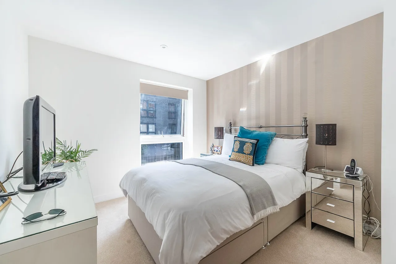 11 Monarch Court, Howard Road, Stanmore, photo 2