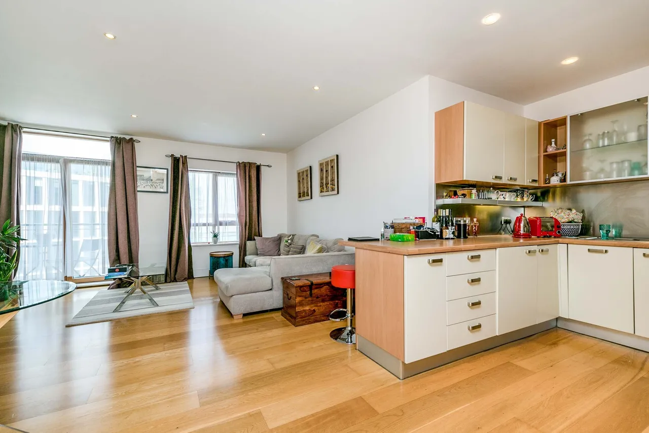 Epsom Road, Guildford, GU1, photo 2