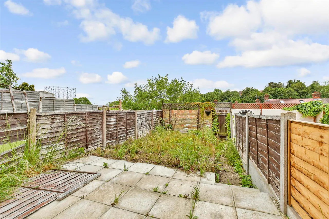 Corporation Road, Gillingham, ME7, photo 9