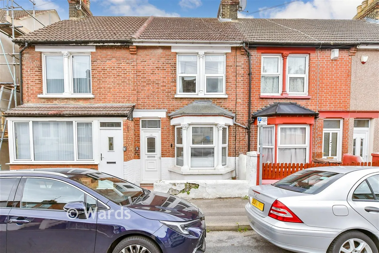 3 bed house for sale, Corporation Road, Gillingham, ME7