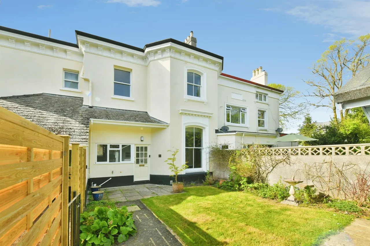 2 bed house for sale — Mannamead Avenue, Plymouth
