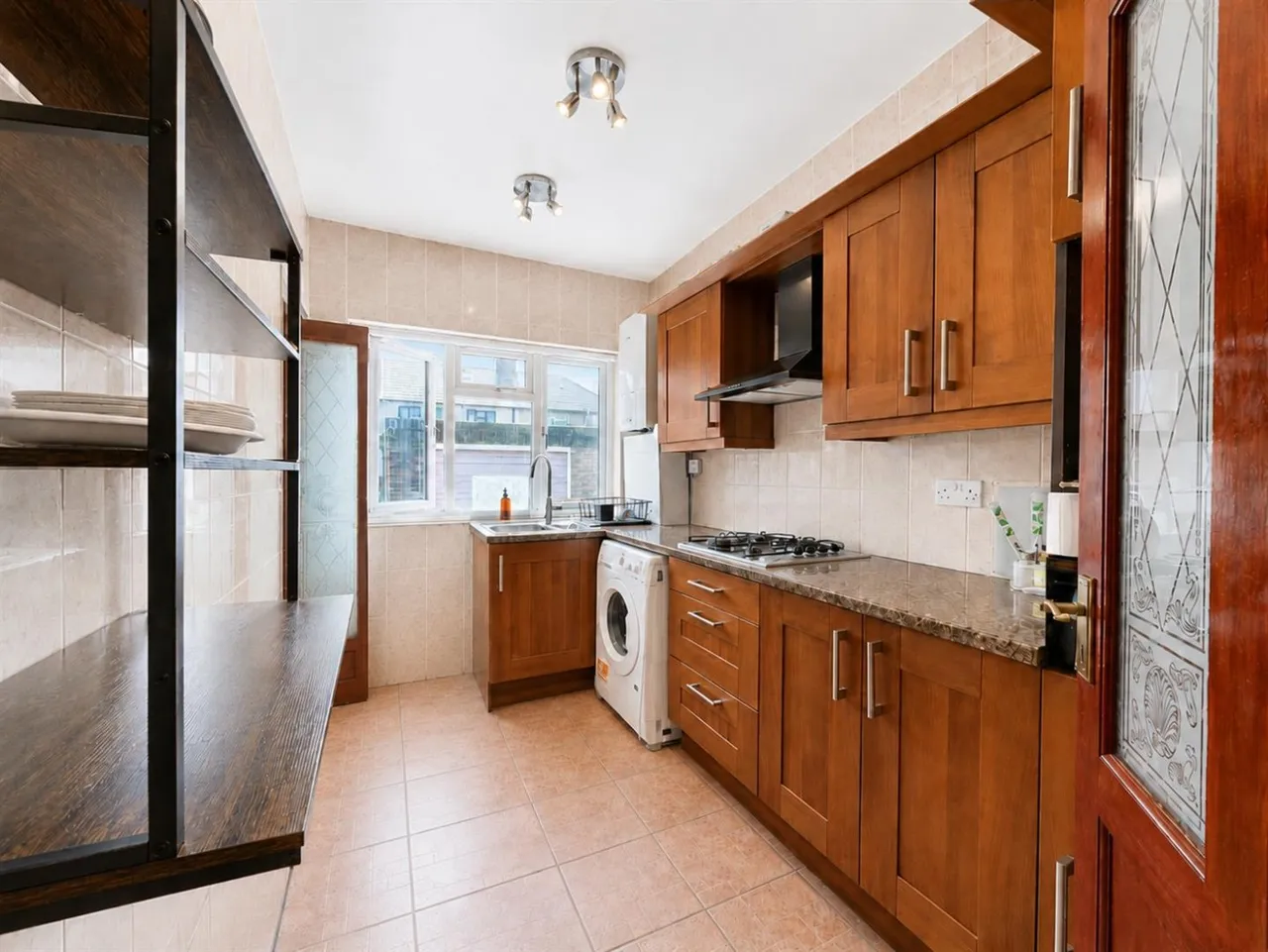 Semi-Detached For SaleJohnson Street, Southall, UB2, photo 2