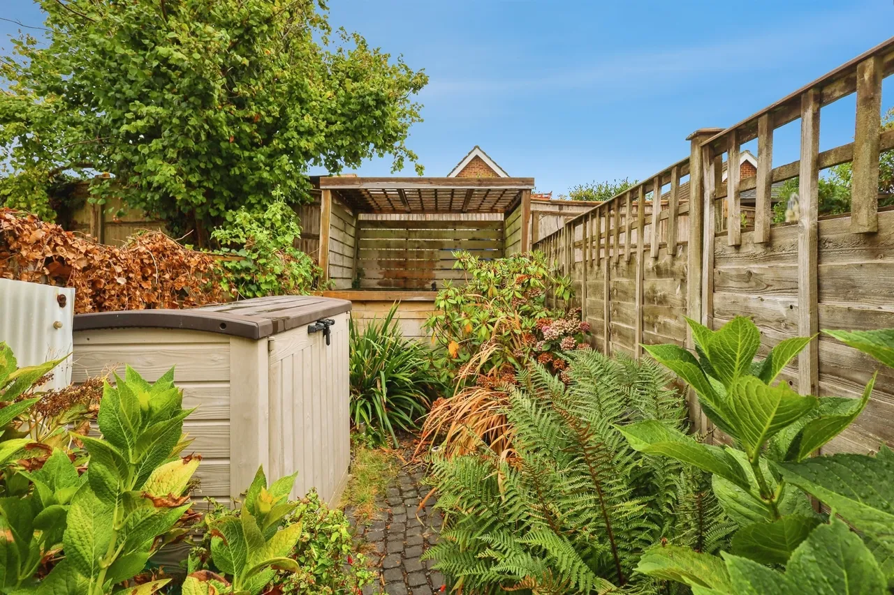South Road, Hailsham, BN27, photo 13