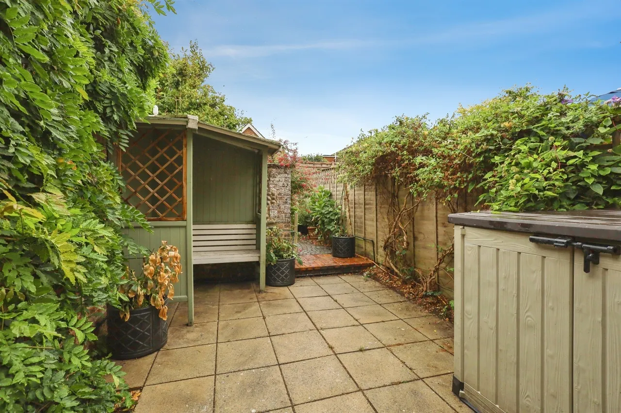 South Road, Hailsham, BN27, photo 12