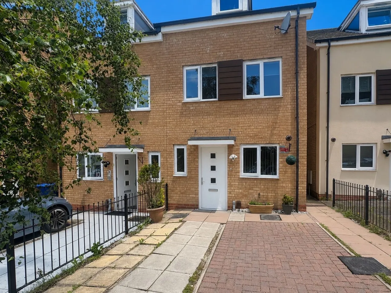 3 bed house to rent, Bradfield Way, Dudley, DY1