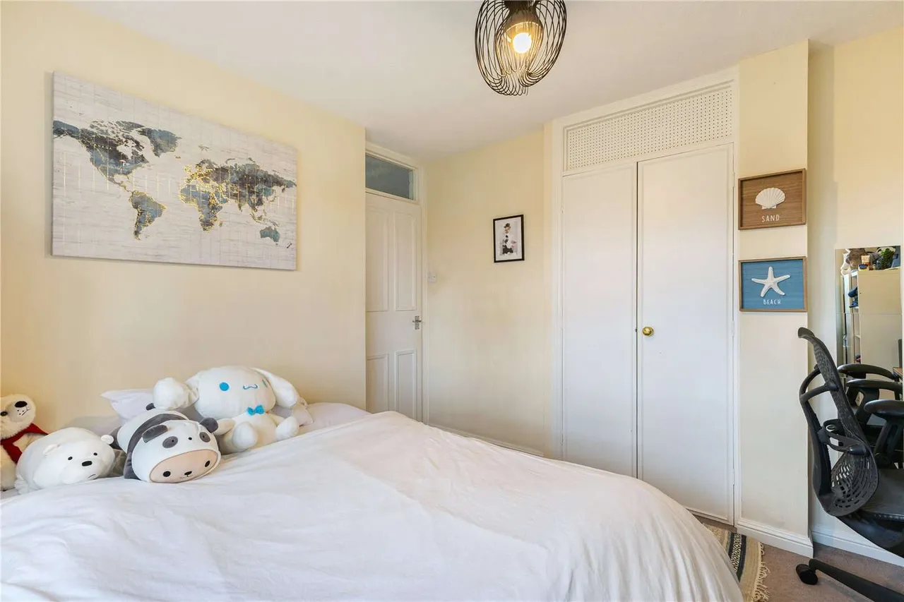 Atfield Grove, Windlesham, GU20, photo 8