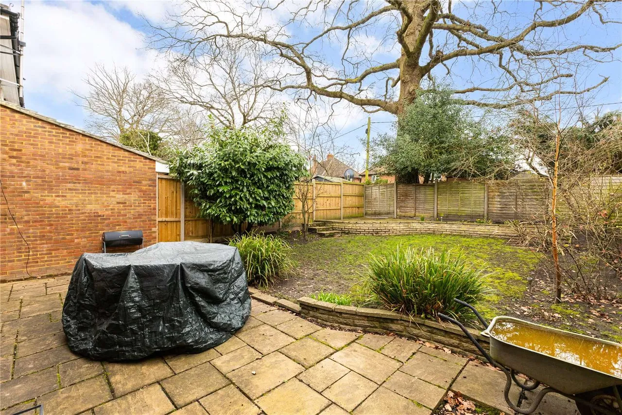 Atfield Grove, Windlesham, GU20, photo 10