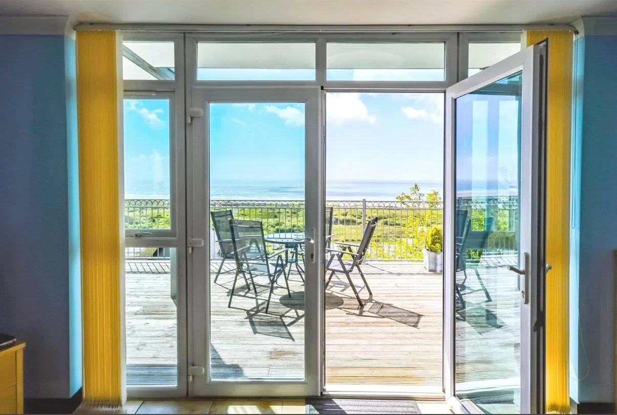 Coastal View, Pendine, SA33, photo 3