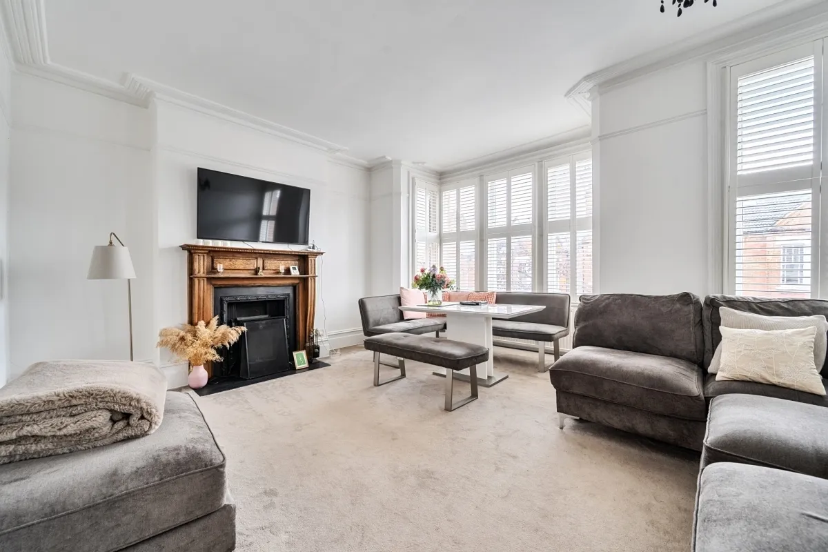3 bed flat to rent, Park Hall Road, London, N2