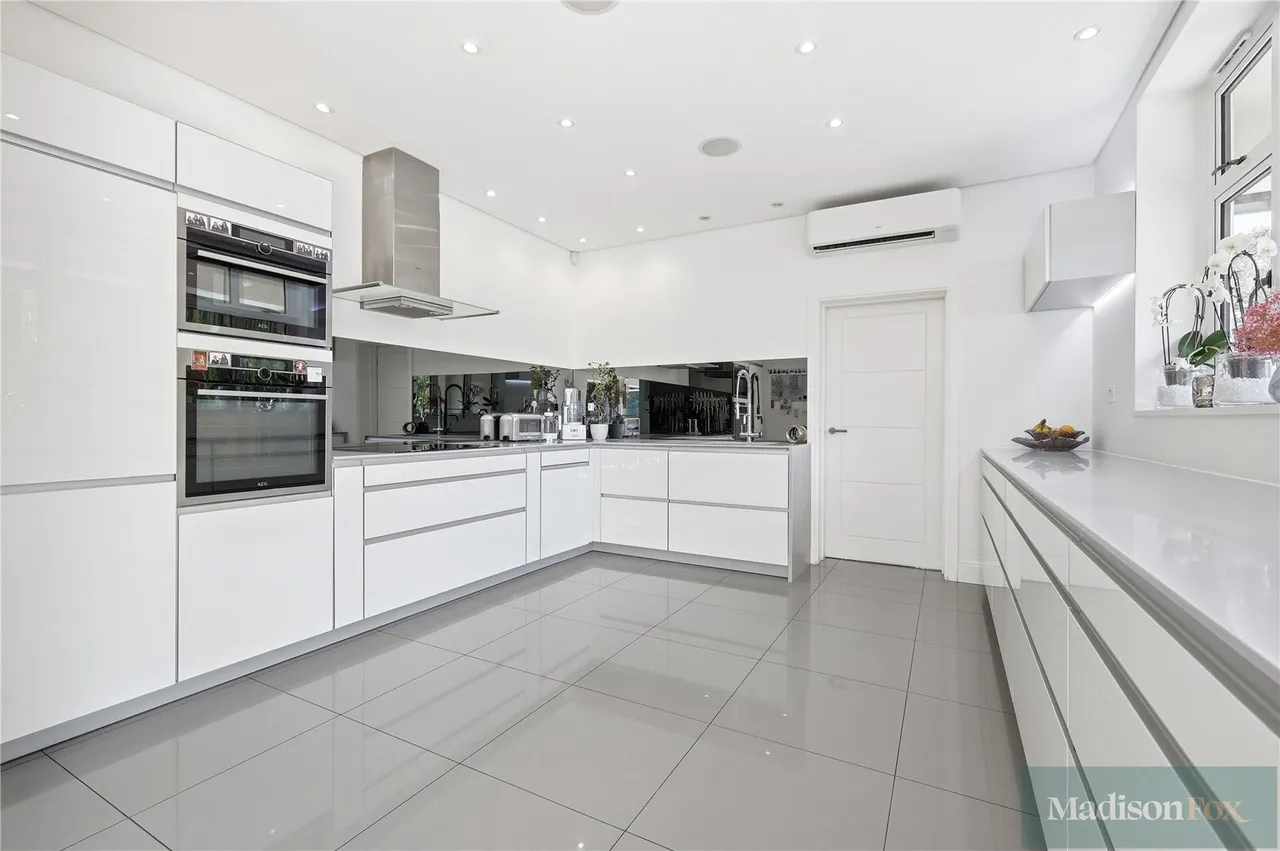 Stradbroke Drive, Chigwell, IG7, photo 20