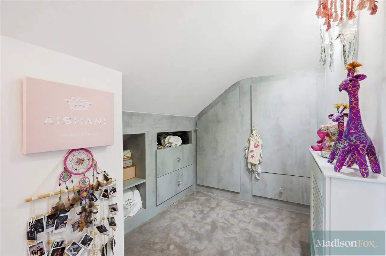 Stradbroke Drive, Chigwell, IG7, photo 44