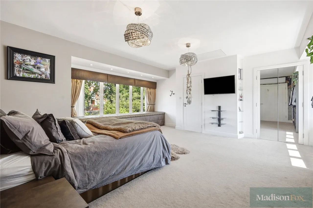 Stradbroke Drive, Chigwell, IG7, photo 34