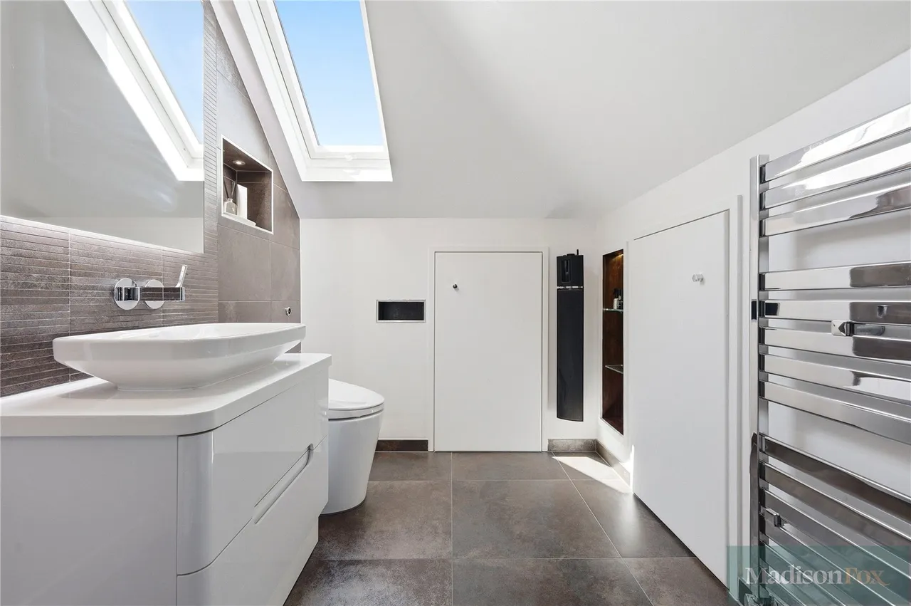 Stradbroke Drive, Chigwell, IG7, photo 45