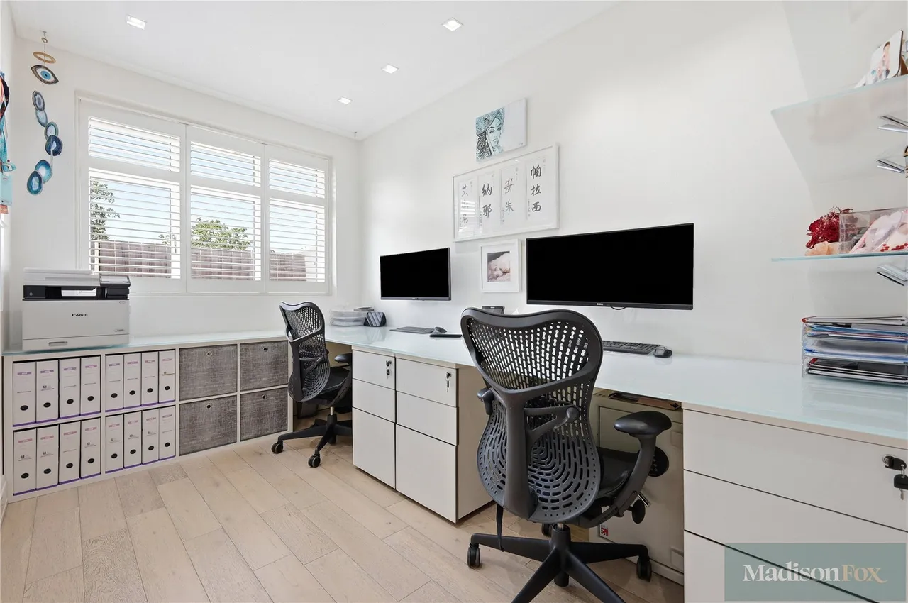 Stradbroke Drive, Chigwell, IG7, photo 27