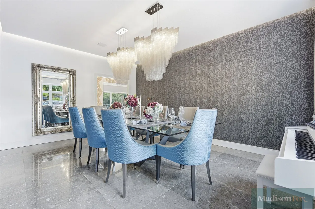 Stradbroke Drive, Chigwell, IG7, photo 25