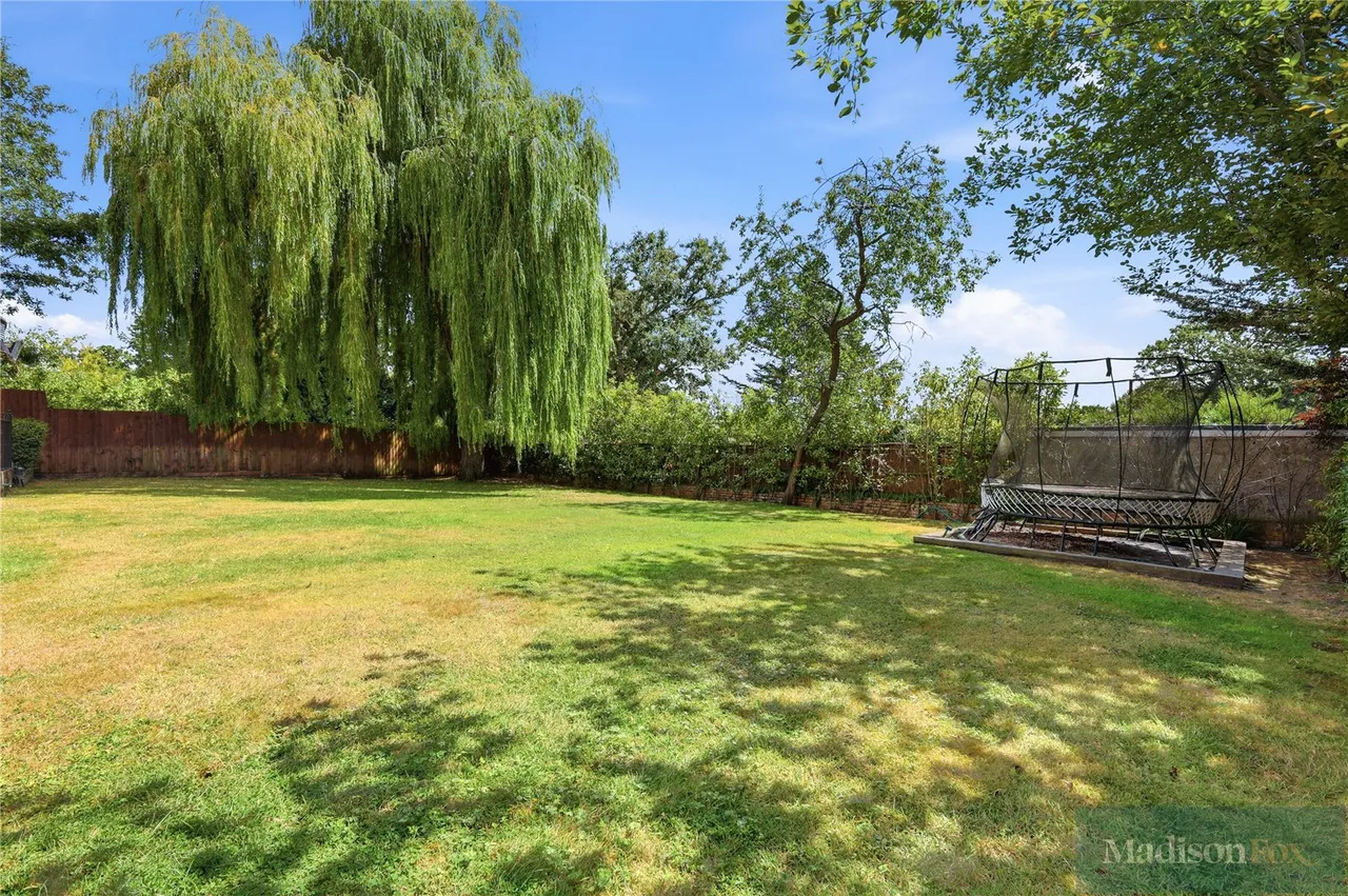 Stradbroke Drive, Chigwell, IG7, photo 52