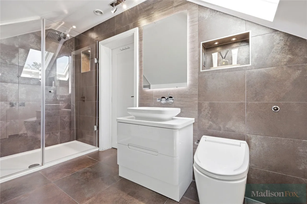 Stradbroke Drive, Chigwell, IG7, photo 36