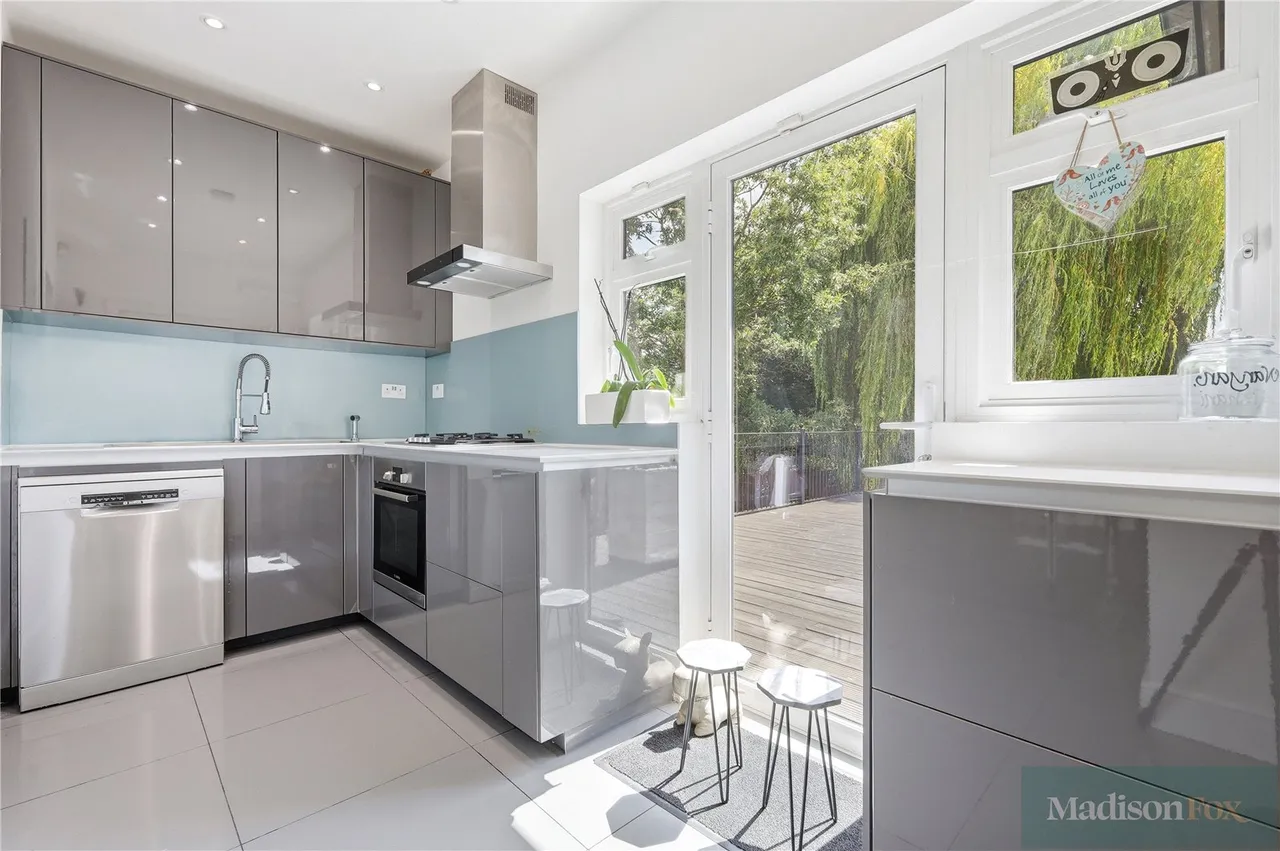 Stradbroke Drive, Chigwell, IG7, photo 22
