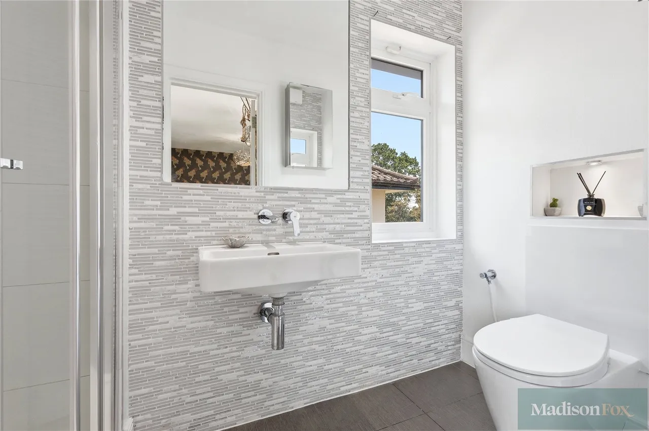 Stradbroke Drive, Chigwell, IG7, photo 49