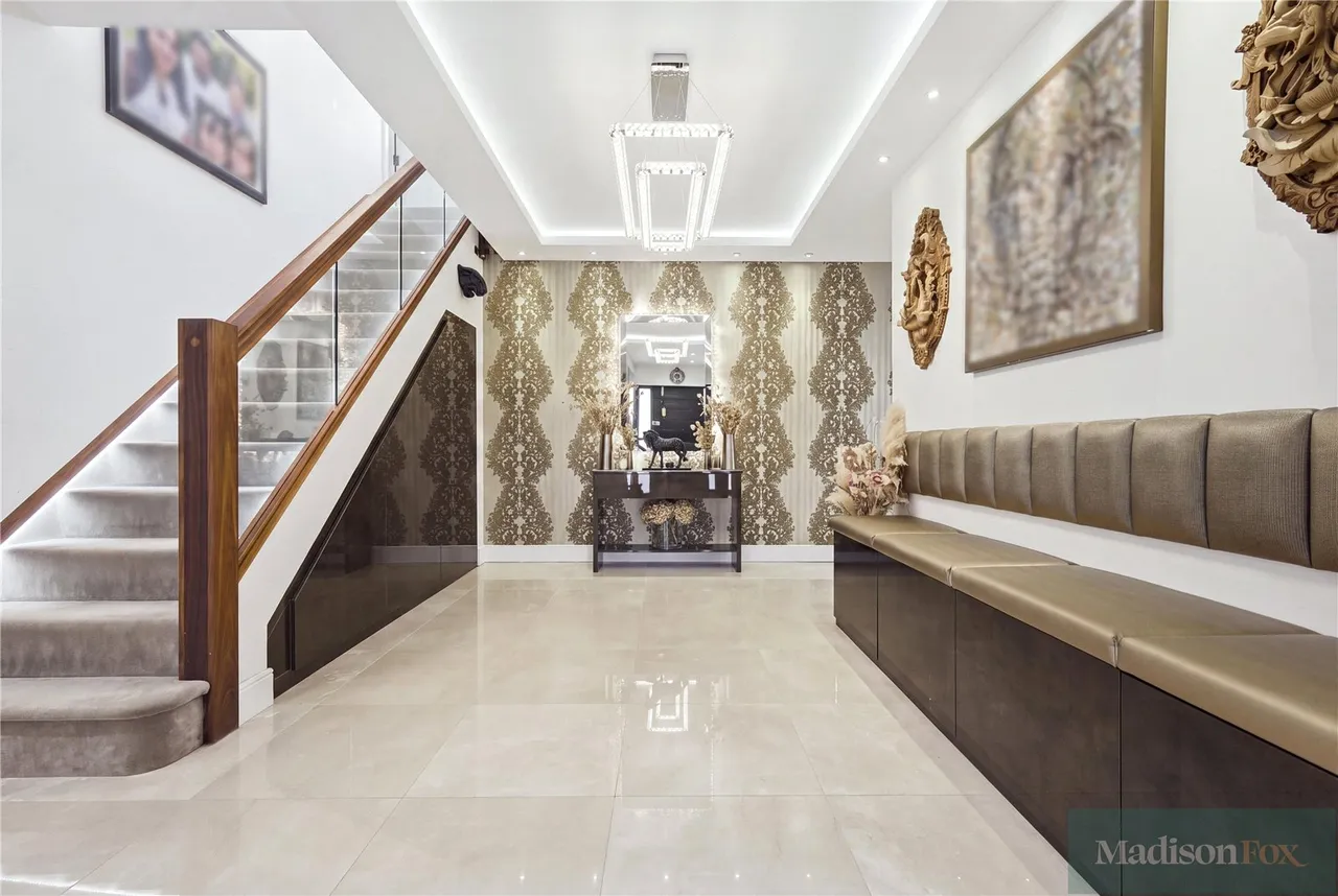 Stradbroke Drive, Chigwell, IG7, photo 4