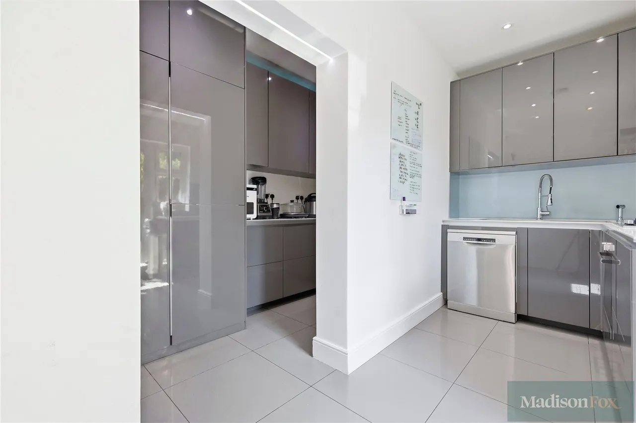 Stradbroke Drive, Chigwell, IG7, photo 21