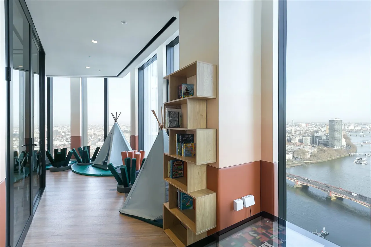 Nine Elms Lane, Nine Elms, SW8, photo 24