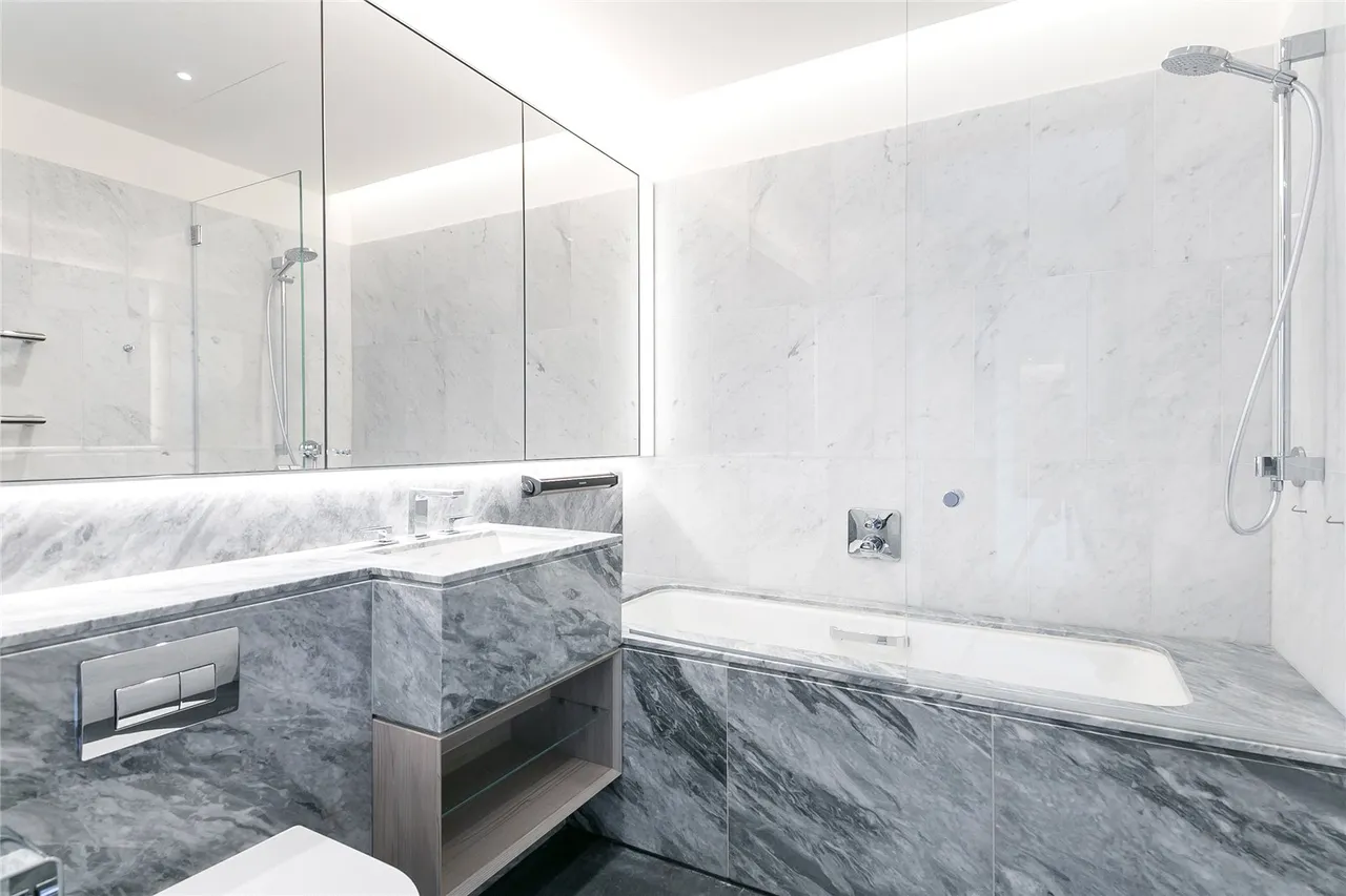 Nine Elms Lane, Nine Elms, SW8, photo 9