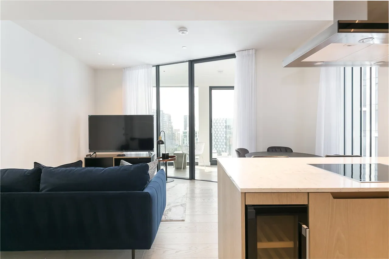 Nine Elms Lane, Nine Elms, SW8, photo 2
