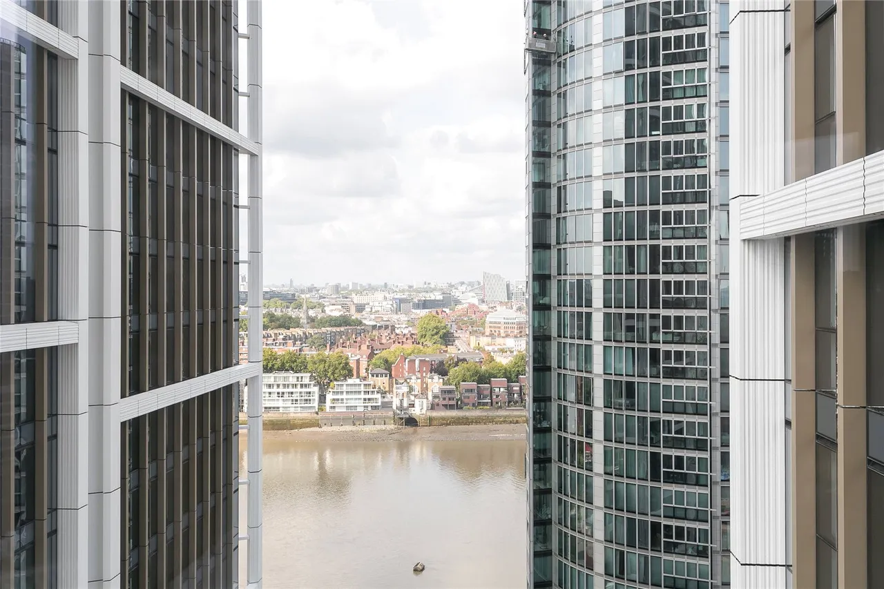 Nine Elms Lane, Nine Elms, SW8, photo 5
