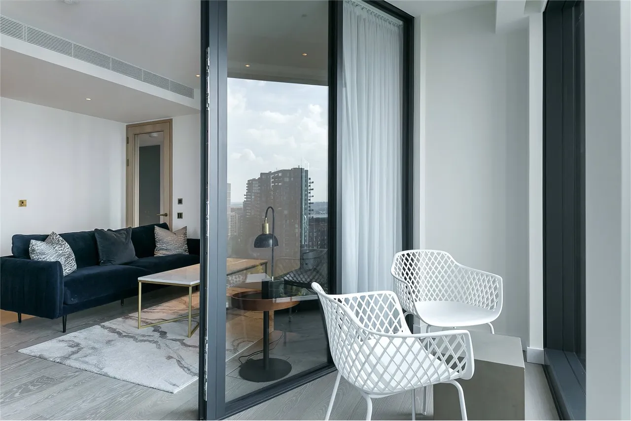 Nine Elms Lane, Nine Elms, SW8, photo 4
