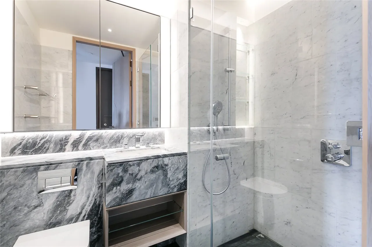 Nine Elms Lane, Nine Elms, SW8, photo 11