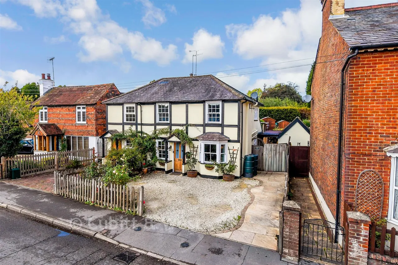 3 bed house for sale, The Street, Capel, RH5