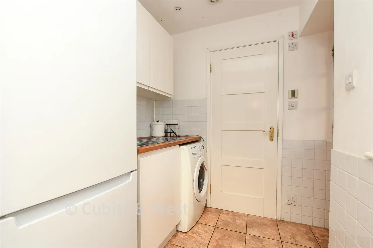The Street, Capel, RH5, photo 18
