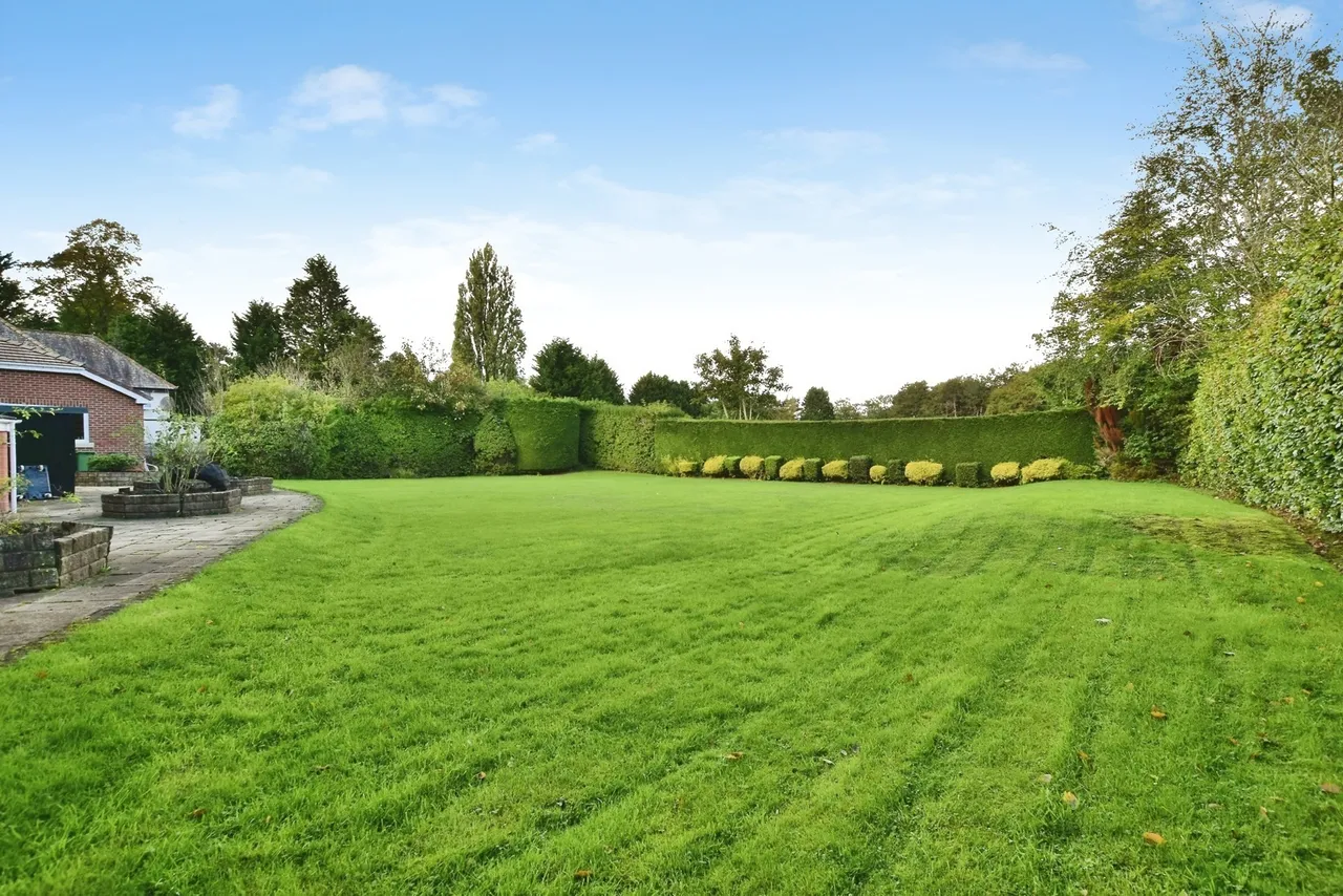 Hale Road, Hale Barns, WA15, photo 48