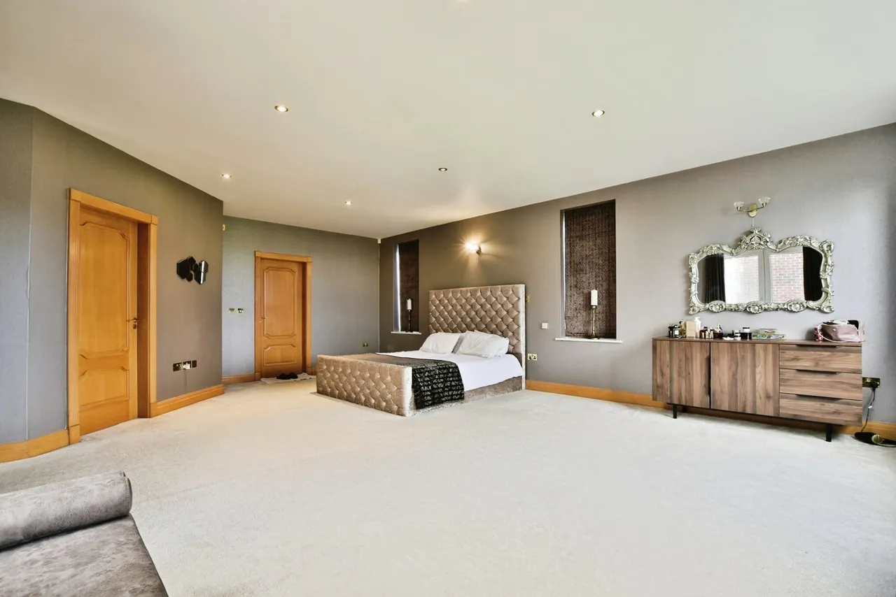 Hale Road, Hale Barns, WA15, photo 33