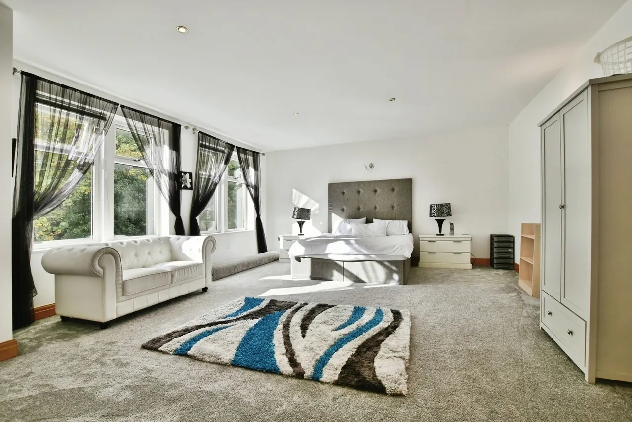 Hale Road, Hale Barns, WA15, photo 12