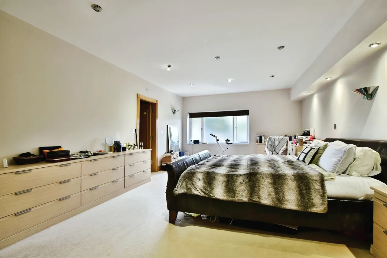 Hale Road, Hale Barns, WA15, photo 37
