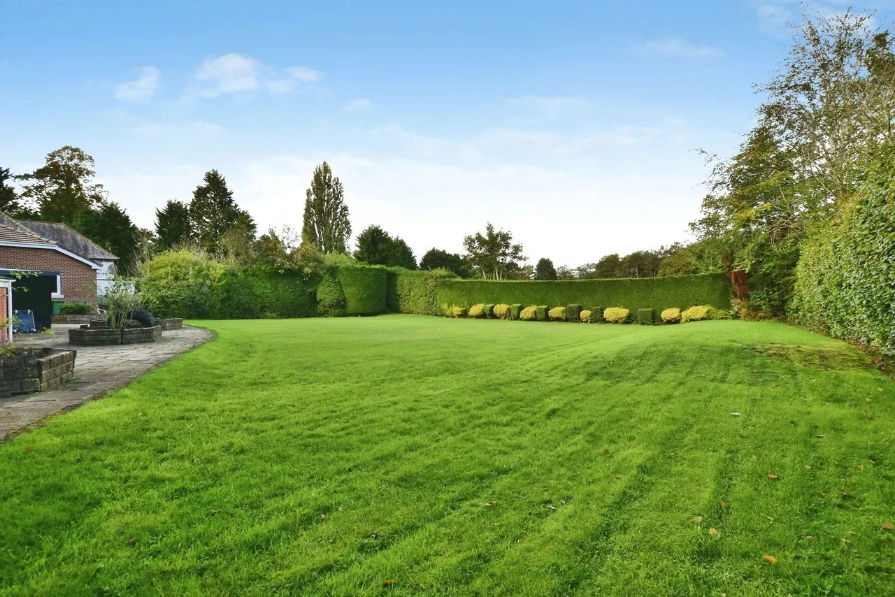 Hale Road, Hale Barns, WA15, photo 28
